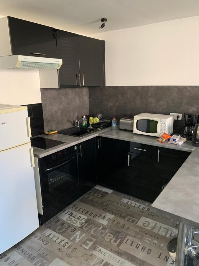Appartement Tout Confort En Mezzanine A 20Mn A Pied Du Centre-Ville Avec Tv Et Wifi La Rochelle  Eksteriør bilde